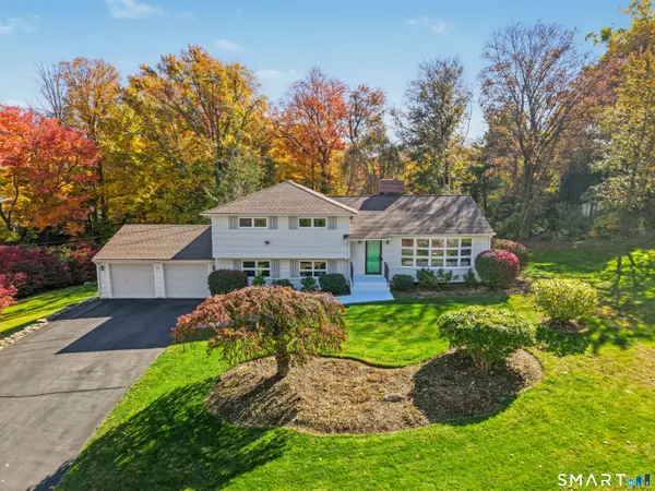 44 Geraldine Circle, Trumbull, CT 06611