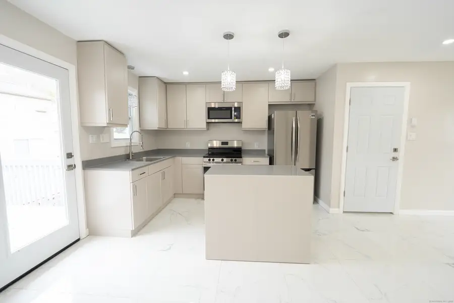 8 Hayfield Road, Waterbury, CT 06704 - Image #2