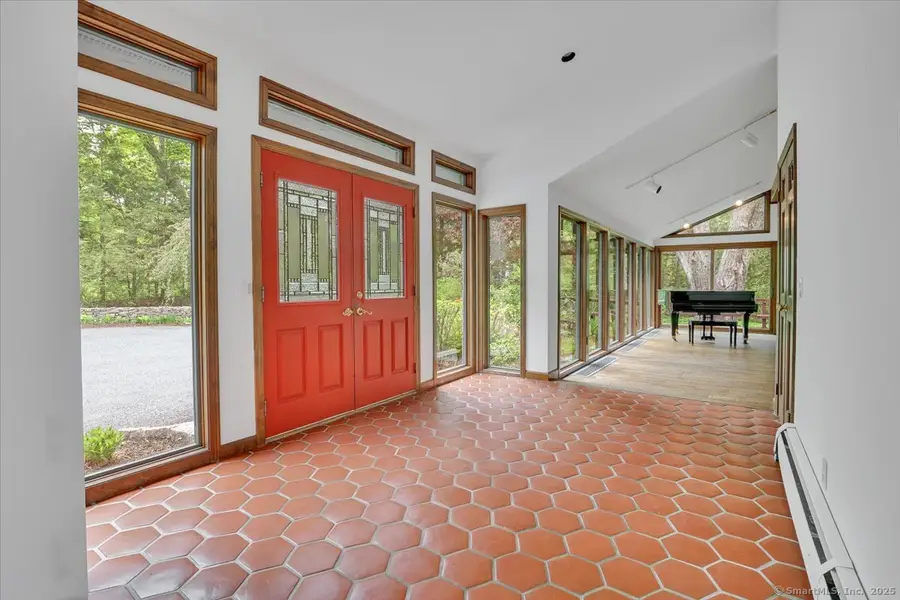 89 East Street, Morris, CT 06763 - #2