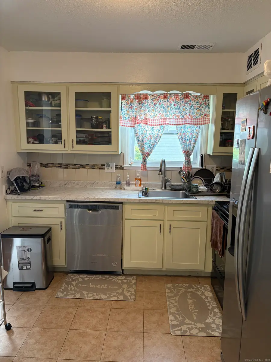 25 Padanaram Road #APT 13, Danbury, CT 06811 - Image #2