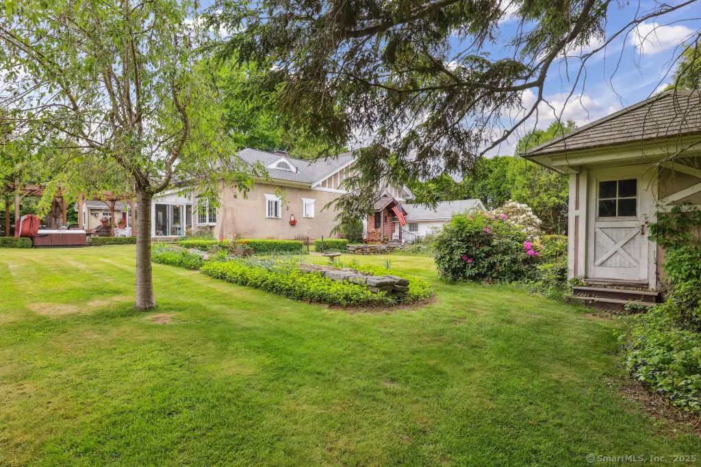 9 Columbus Avenue, Niantic, CT 06357 - Image #1