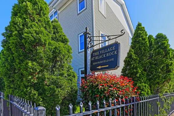 3250 Fairfield Avenue #APT 302, Bridgeport, CT 06605