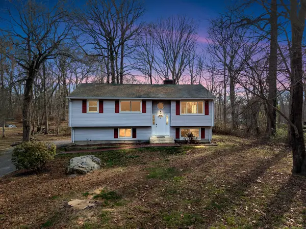 13 Victoria Lane, Old Lyme, CT 06371