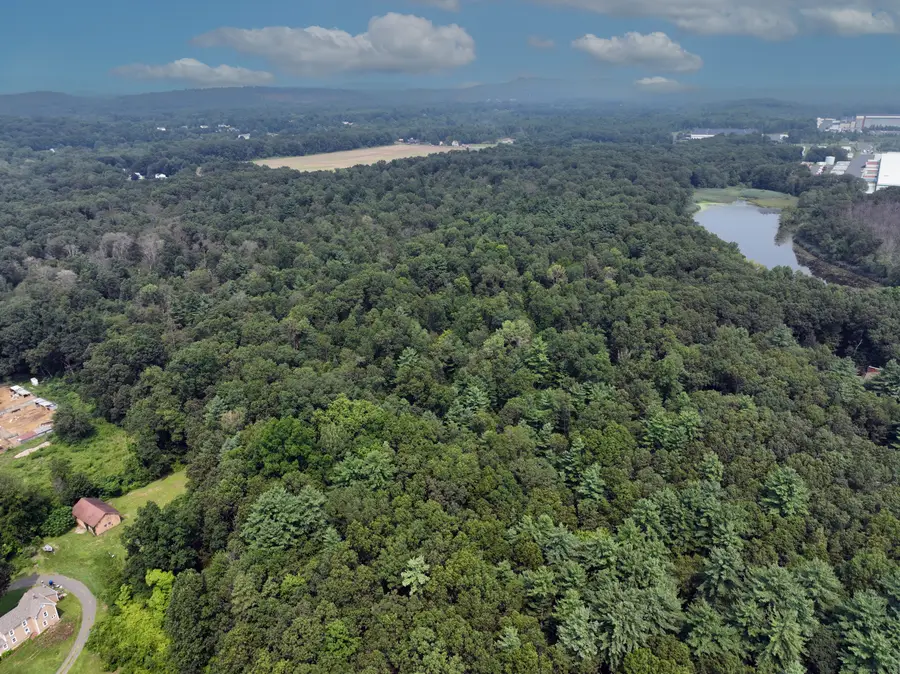 999 Stone Road, Windsor, CT 06095 - Image #2