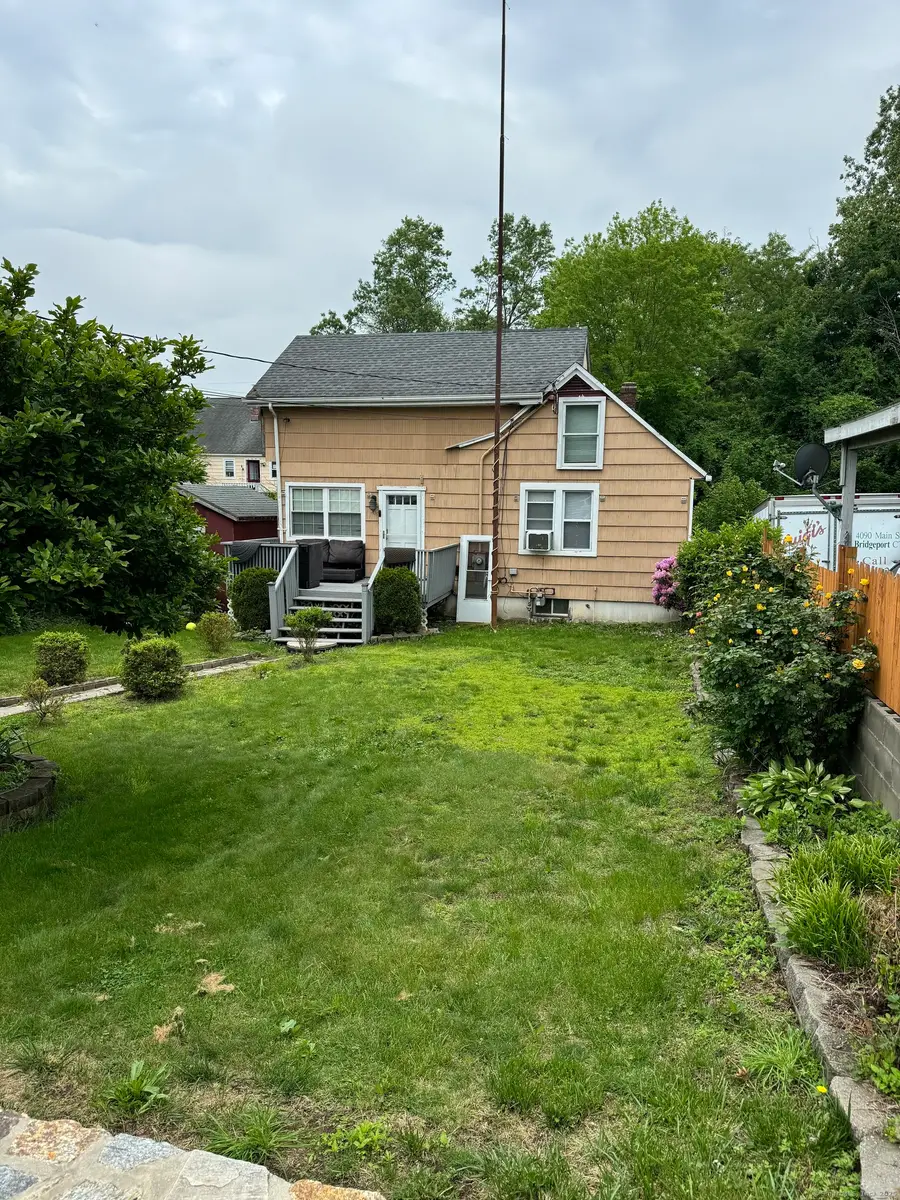 385 Chamberlain Avenue, Bridgeport, CT 06606 - Image #2