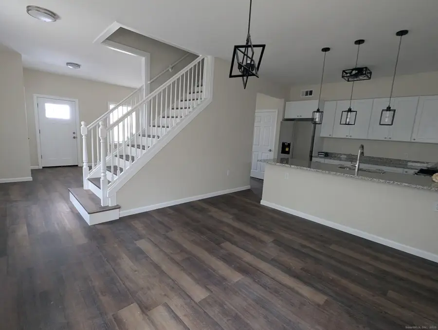 647 Broadview Terrace, Hartford, CT 06106 - Image #3