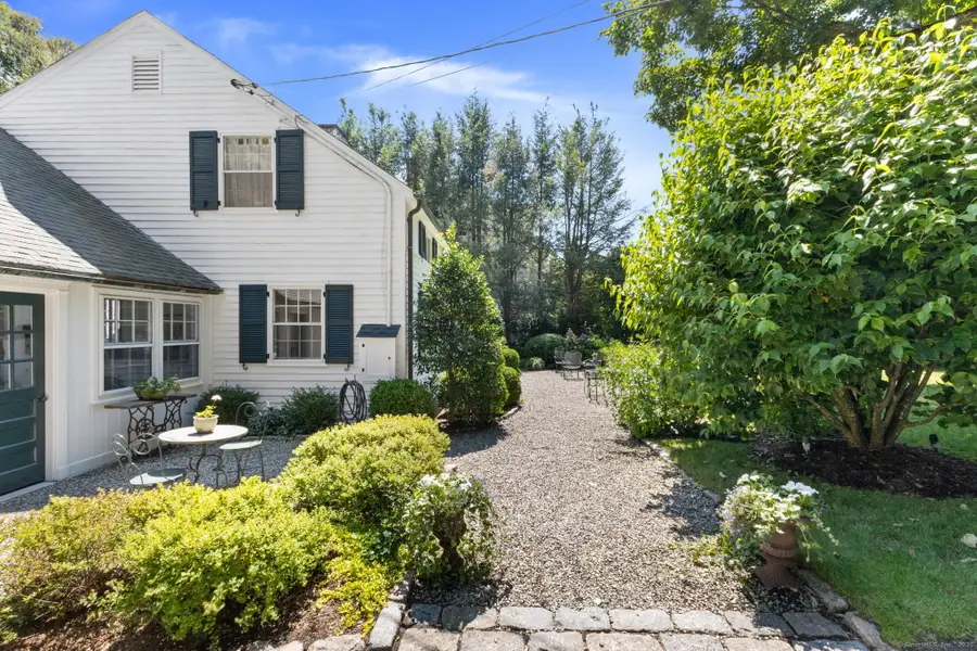 31 Selleck Place, New Canaan, CT 06840 - Image #2