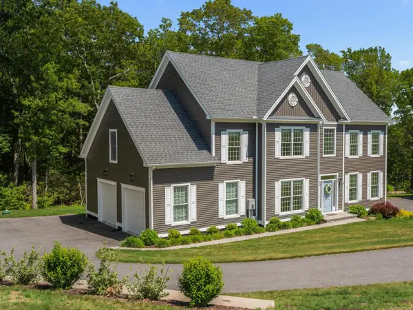 33 Arbor Crossing, East Lyme, CT 06333