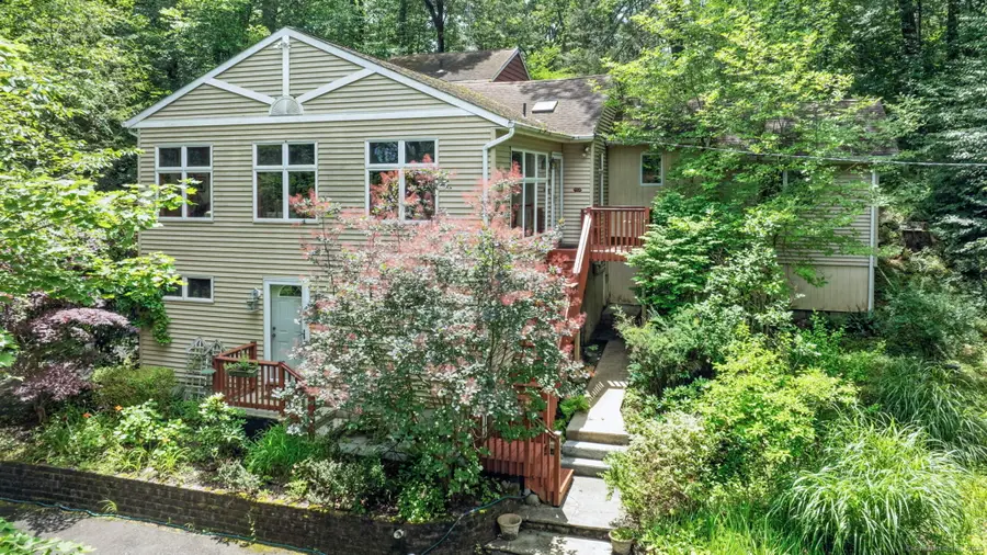 29 Carol Street, Danbury, CT 06810 - Image #2