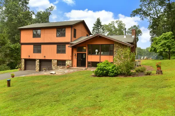 3 Standish Road, Ellington, CT 06029