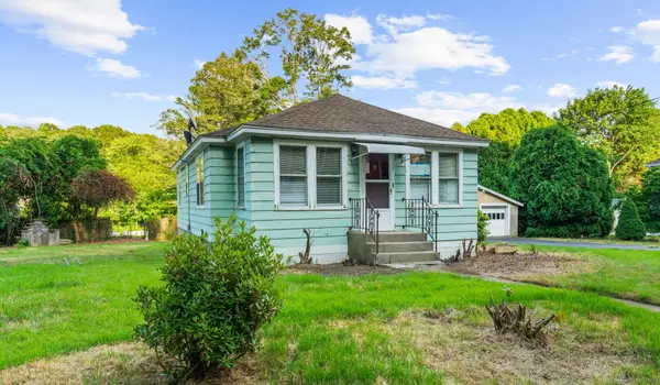 205 Old Norwich Road, Waterford, CT 06375