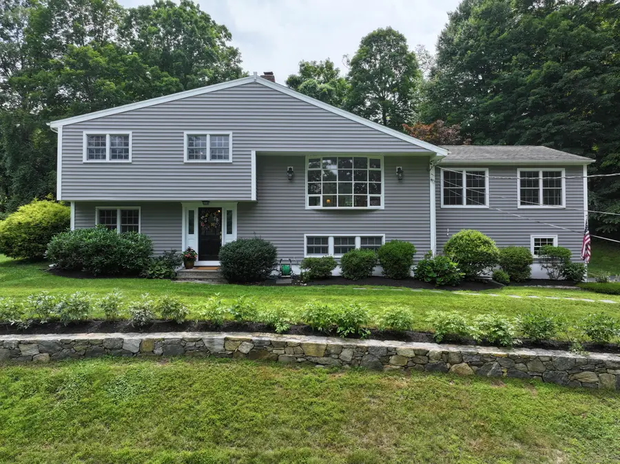 21 Lillinonah Drive, Brookfield, CT 06804 - Image #3
