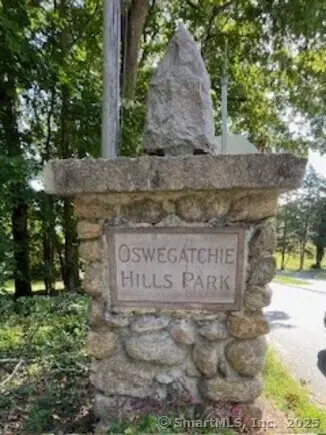 20 North Road, East Lyme, CT 06357