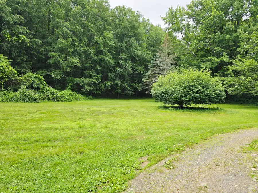 16 Farrell Road, Newtown, CT 06470 - Image #3