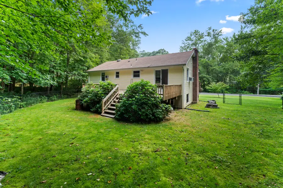 26 Appleblossom Lane, Newtown, CT 06470 - Image #3