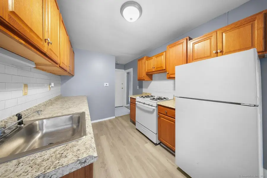 37 Granfield Avenue, Bridgeport, CT 06610 - Image #2