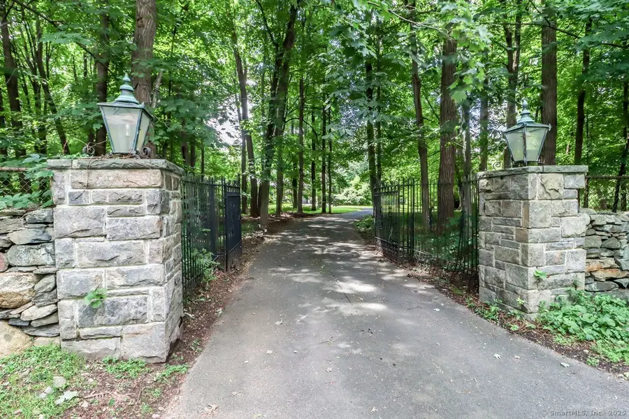 32 Locust Road, Greenwich, CT 06831 - Image #2