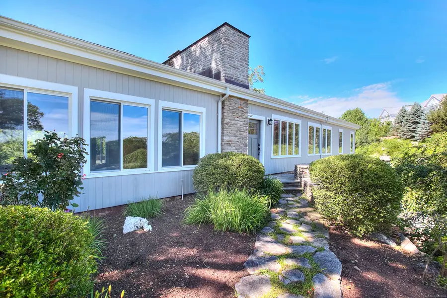 27 Rogues Ridge, Weston, CT 06883 - Image #3