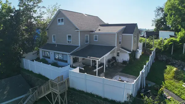 16 Columbus Place, Stamford, CT 06907