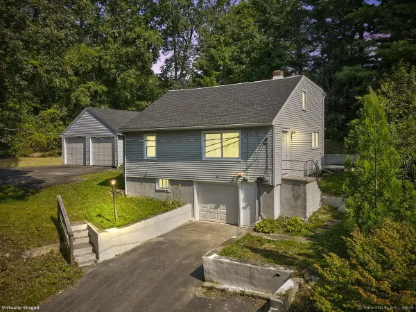 16 Strong Street, Burlington, CT 06013