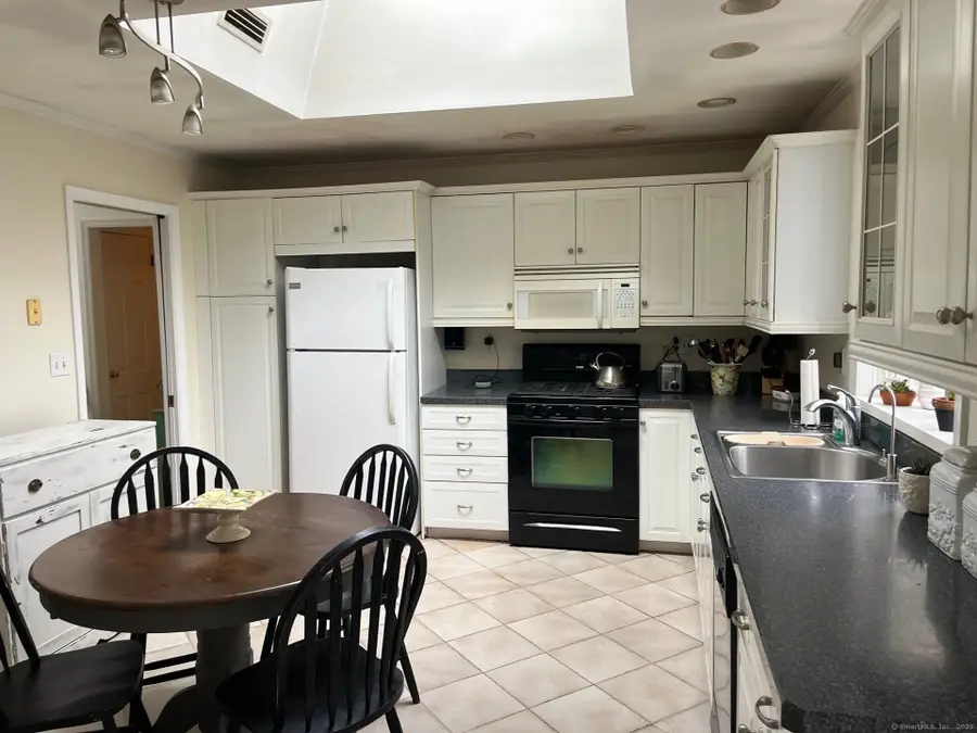 1 Greenlea Lane, Weston, CT 06883 - Image #2