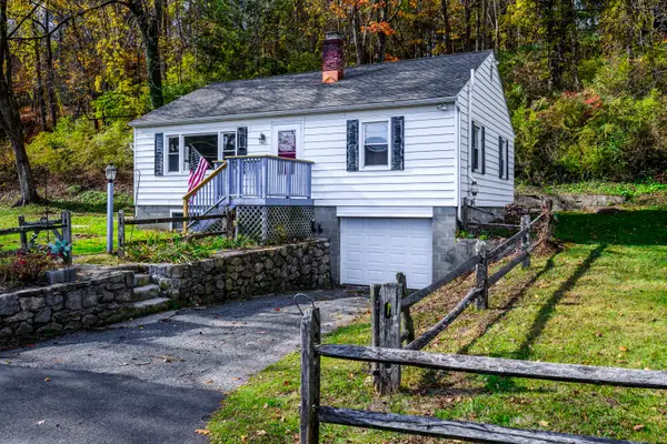 16 Gaylord Road, New Milford, CT 06755