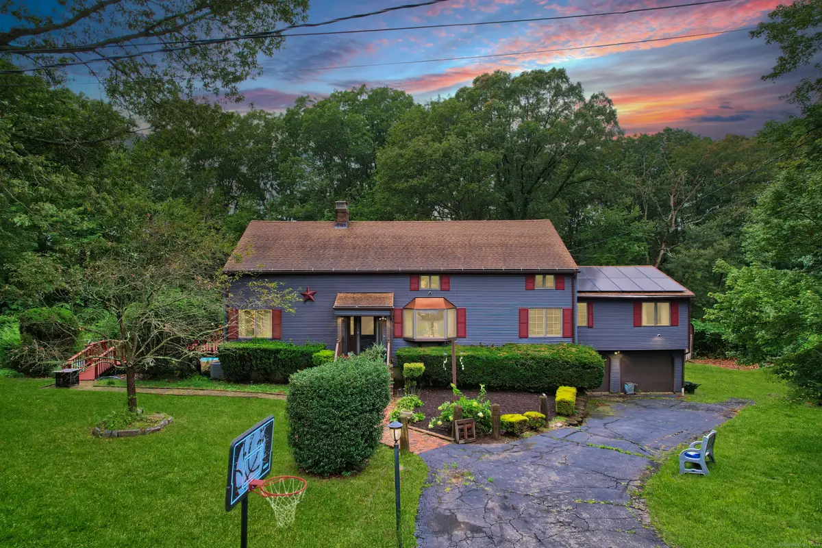 3 Rozum Circle, Prospect, CT 06712 - Image #1