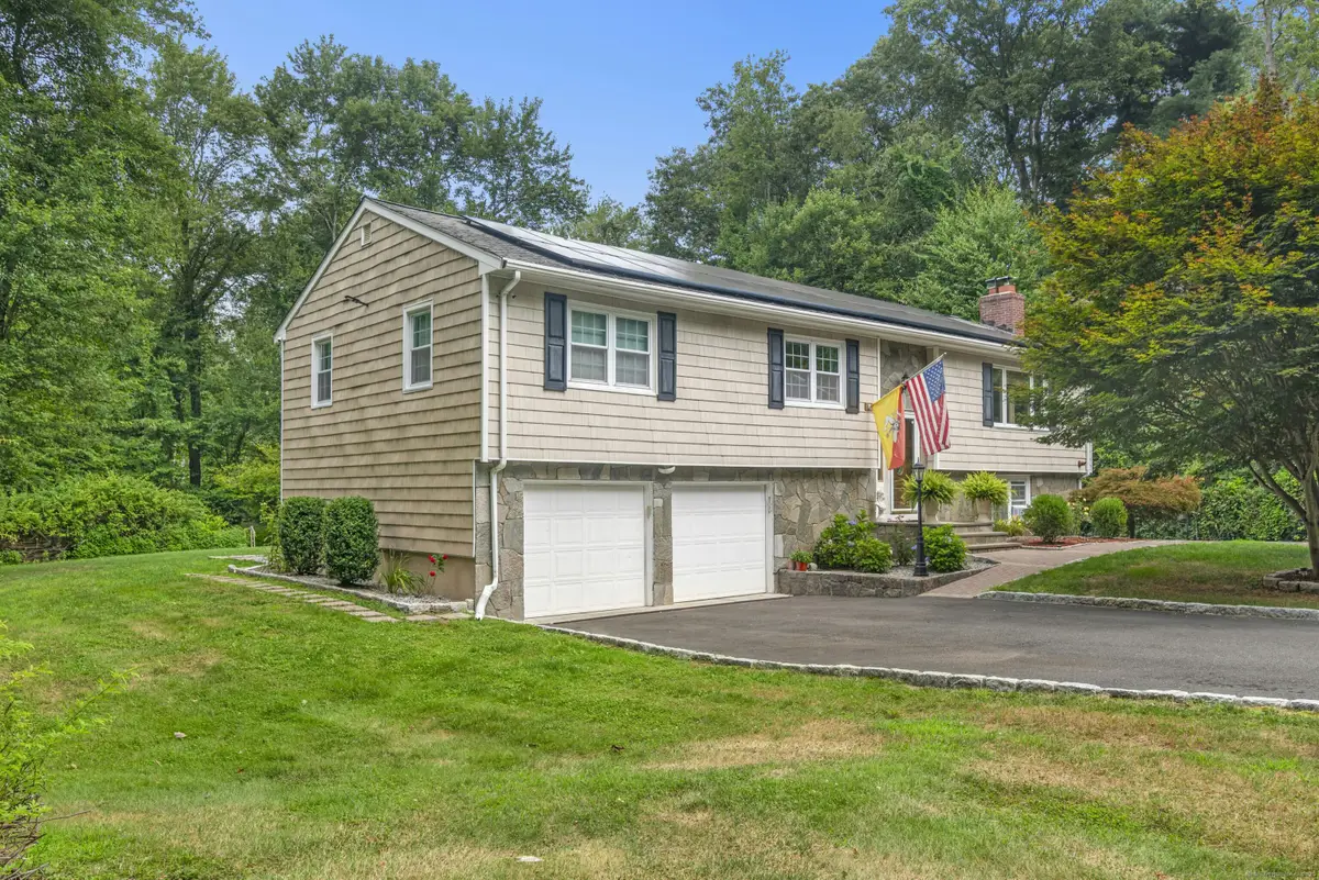 40 Winthrop Place, Monroe, CT 06468 - Image #1