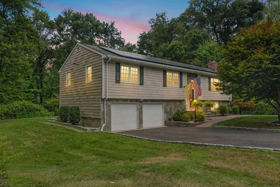 40 Winthrop Place, Monroe, CT 06468 - Image #2