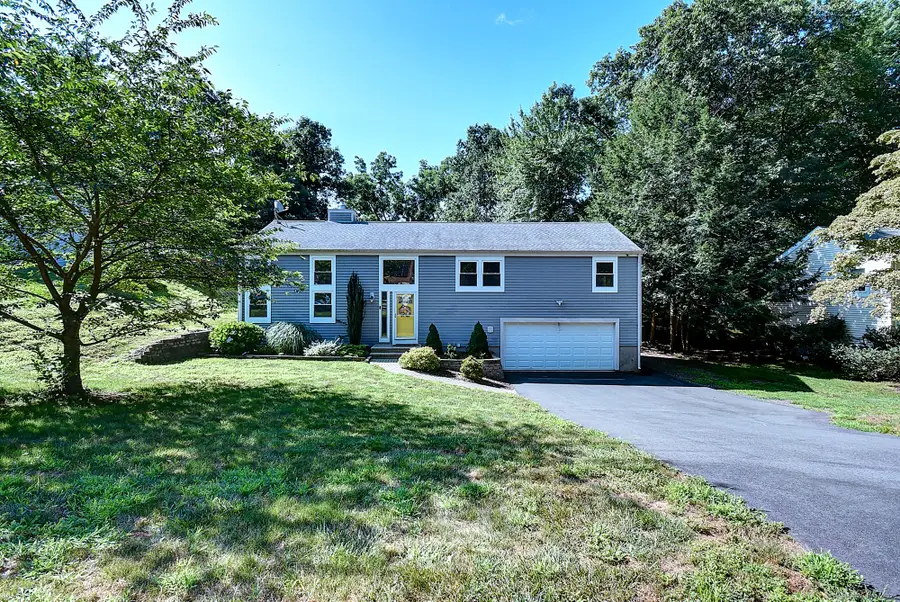 42 Towhee Lane, Glastonbury, CT 06033 - Image #2