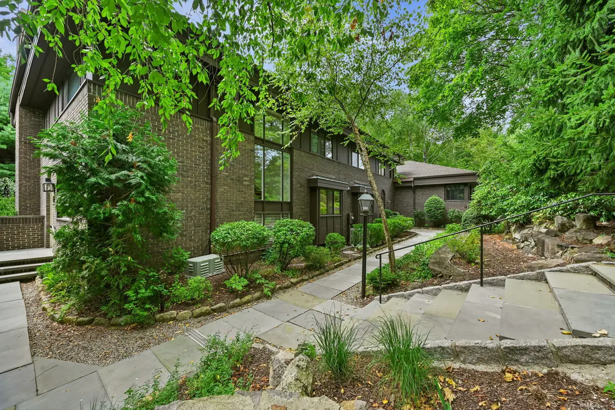 289 New Norwalk Road #22, New Canaan, CT 06840 - Image #1