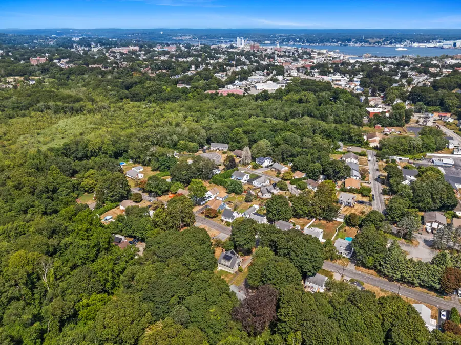 24 Pine Street, Waterford, CT 06385 - Image #2