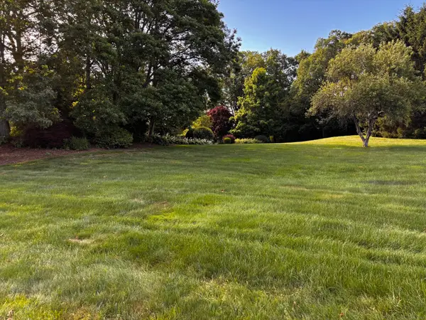 105 Partridge Landing, Glastonbury, CT 06033