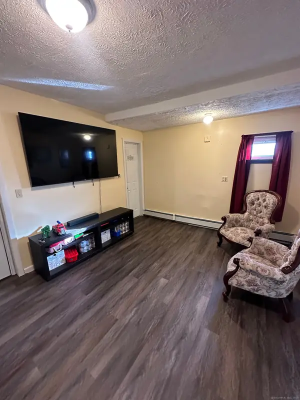 67 Laurel Street, East Hartford, CT 06108