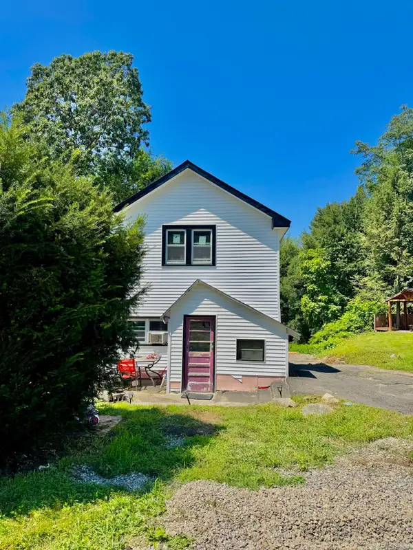 947 Pearl Lake Road, Waterbury, CT 06706