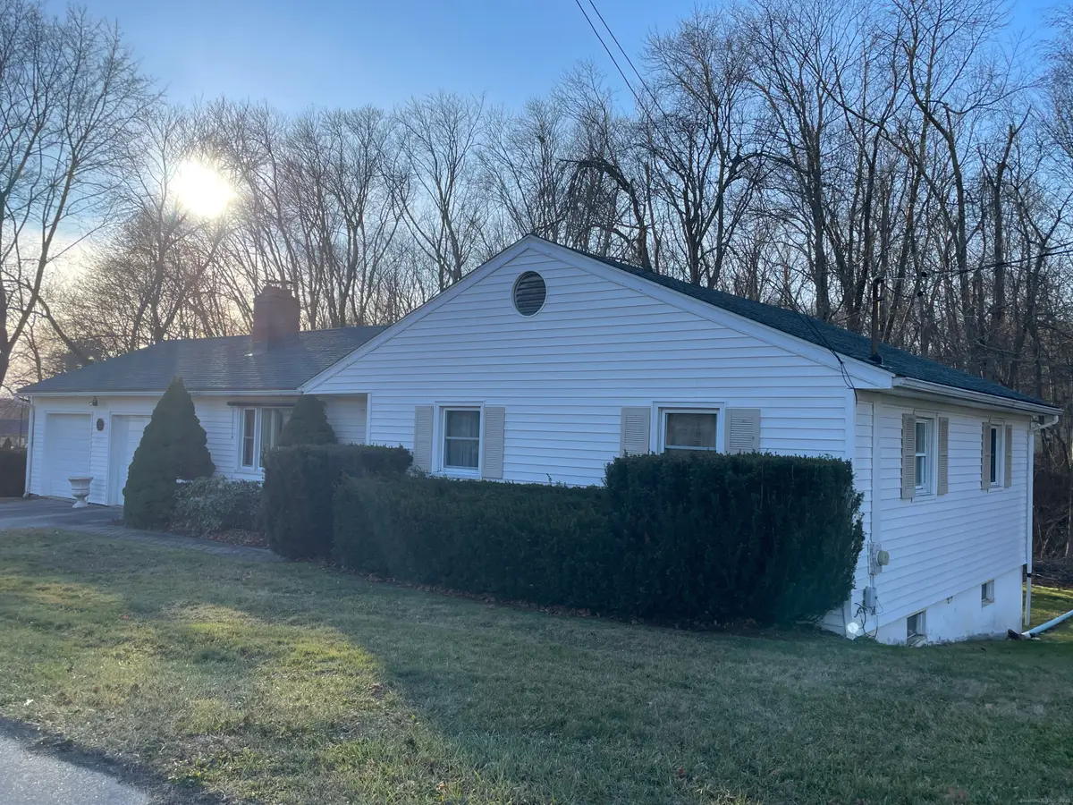 31 Skokorat Street, Seymour, CT 06483 - Image #1