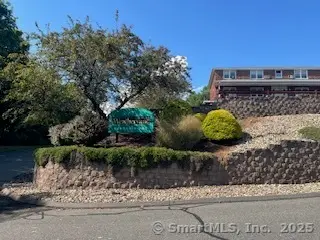 201 Regan Road #APT 2B, Vernon, CT 06066