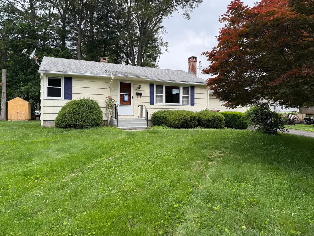 19 Casper Court, Naugatuck, CT 06770 - Image #1