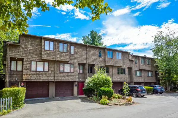 32 Towne House Road #32, Hamden, CT 06514