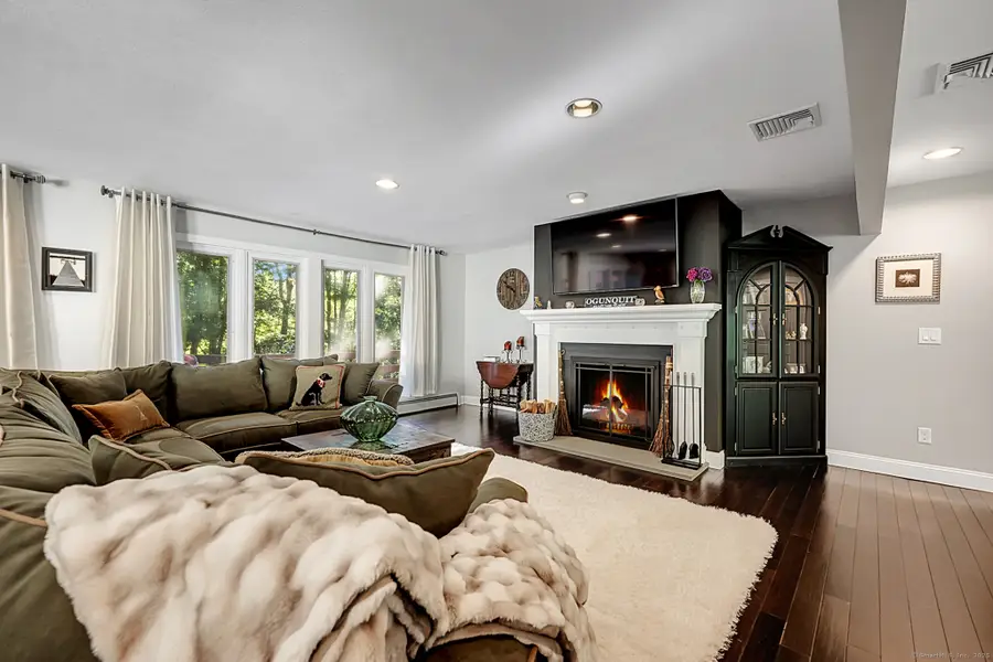 13 Country Squire Lane, Newtown, CT 06482 - Image #3