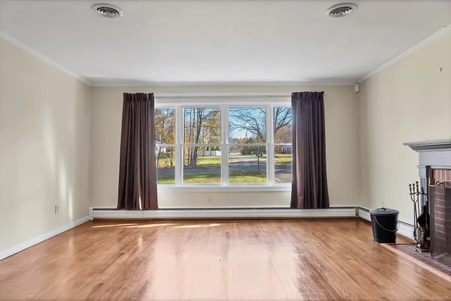 6 Brookside Drive, Woodbridge, CT 06525 - Image #2