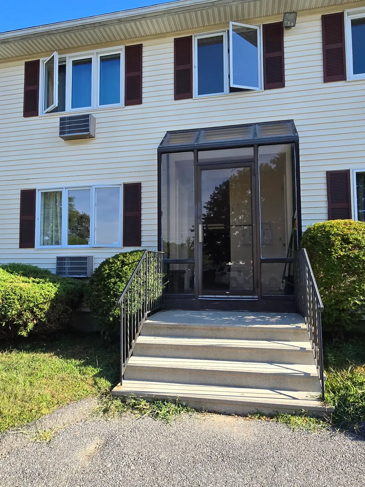 177 Lisle Street #APT 5, Torrington, CT 06790 - Image #1