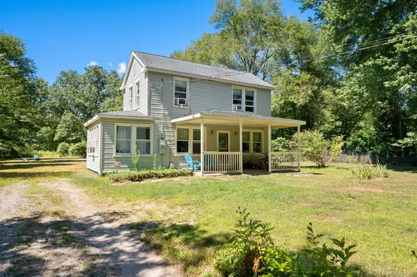 170 Raymond Hill Road, Montville, CT 06382