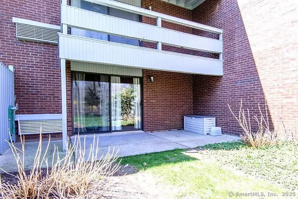 84 Wilton Crest #84, Wilton, CT 06897