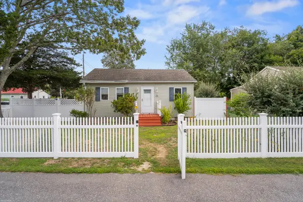 75 Midway Oval, Groton, CT 06340