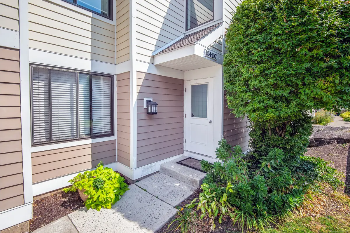 105 Olcott Way #105, Ridgefield, CT 06877 - Image #1