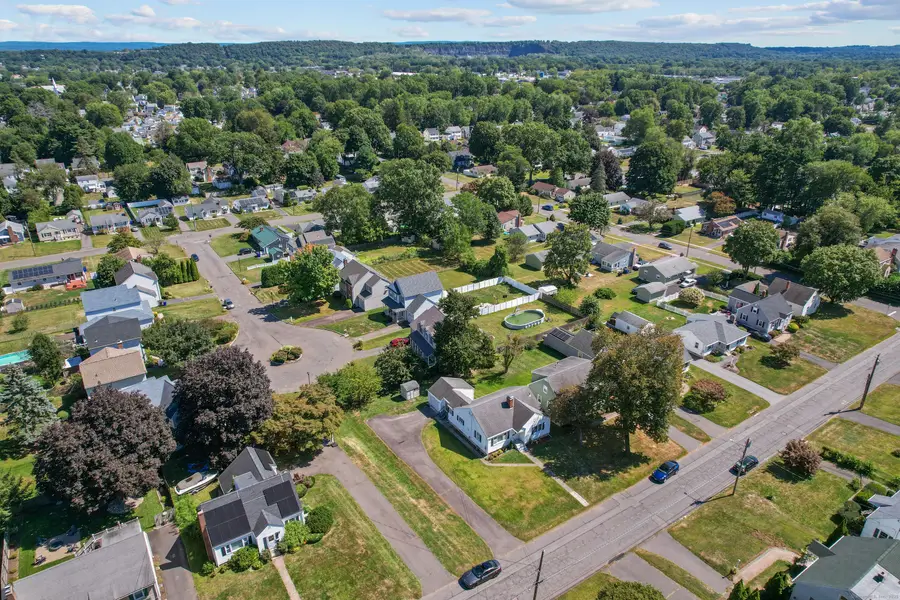 18 Federal Street, West Hartford, CT 06110 - Image #3