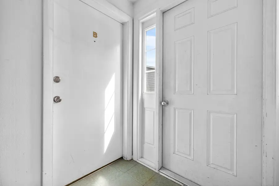 33 George Avenue #APT B, Groton, CT 06340 - Image #3