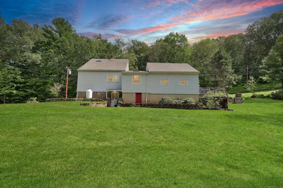 587 Shadduck Road, Middlebury, CT 06762 - Image #3