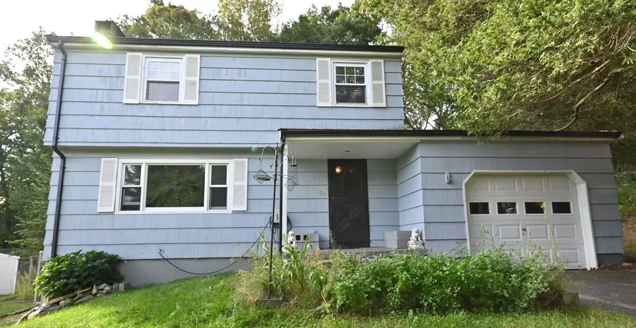 124 Holly Hill Drive, Uncasville, CT 06382 - Image #2